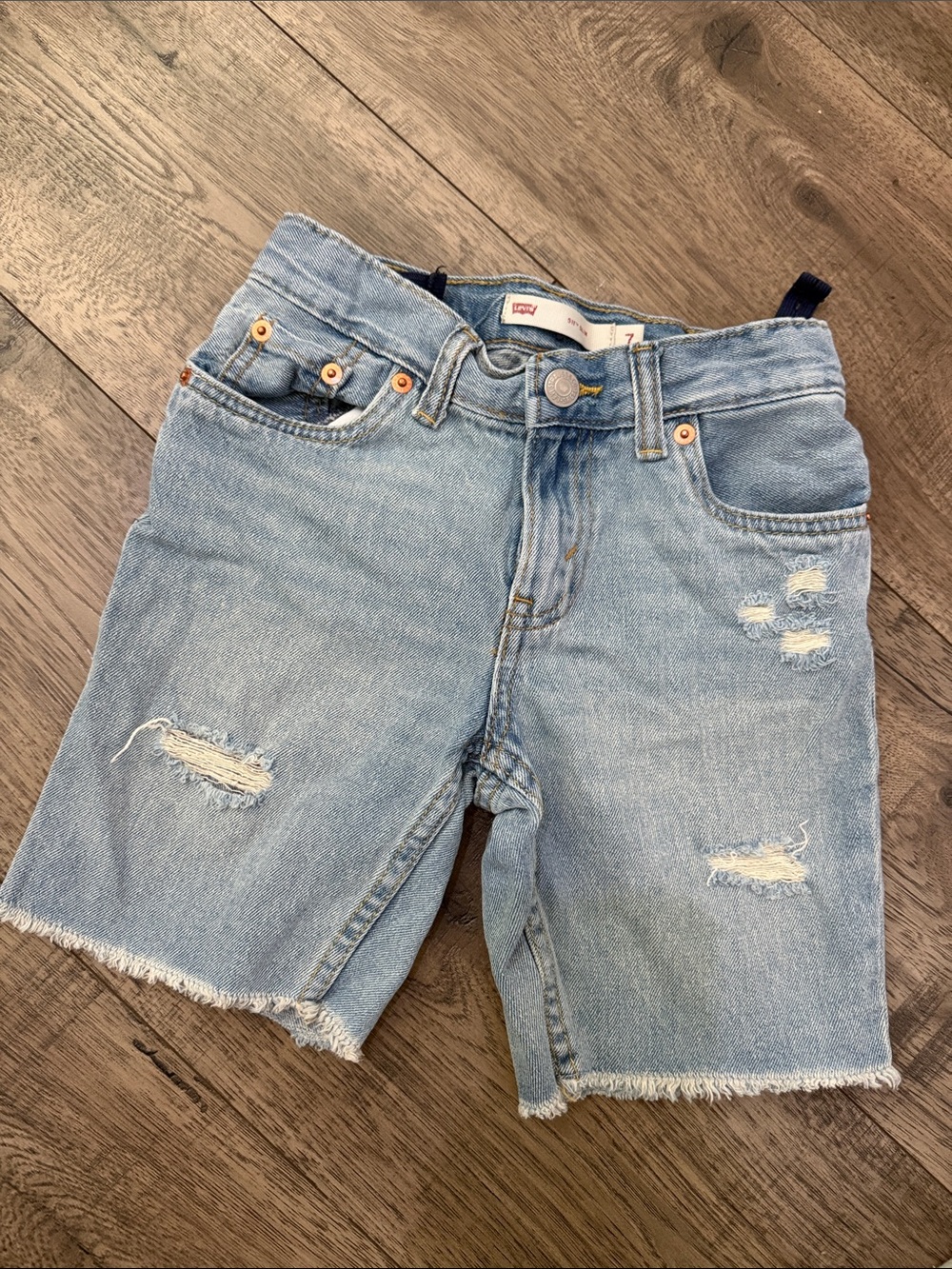 Boys Levi’s denim shorts
